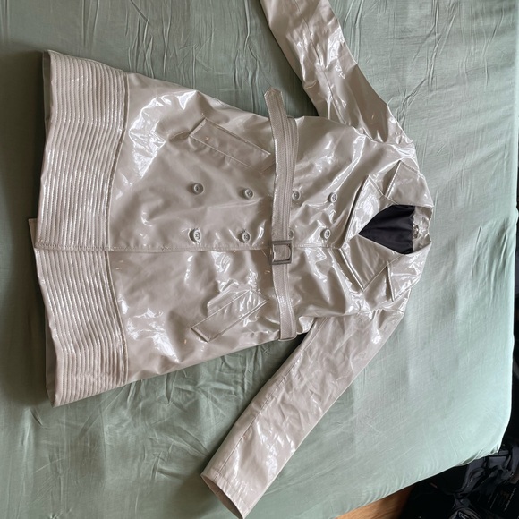 White Trench/Raincoat - Picture 6 of 7